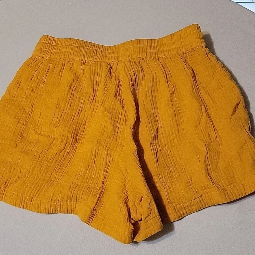 H & M Women's shorts